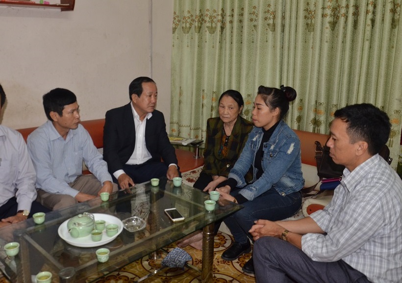 Lãnh đạo Tổng công ty ĐSVN thăm hỏi gia đình CBCNV tử nạn khi đang làm nhiệm vụ tại Lạng Sơn