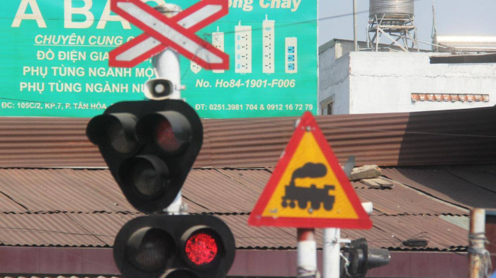 Lắp cảnh báo tự động, TNGT “hạ nhiệt” ở các điểm giao cắt đường sắt - đường bộ