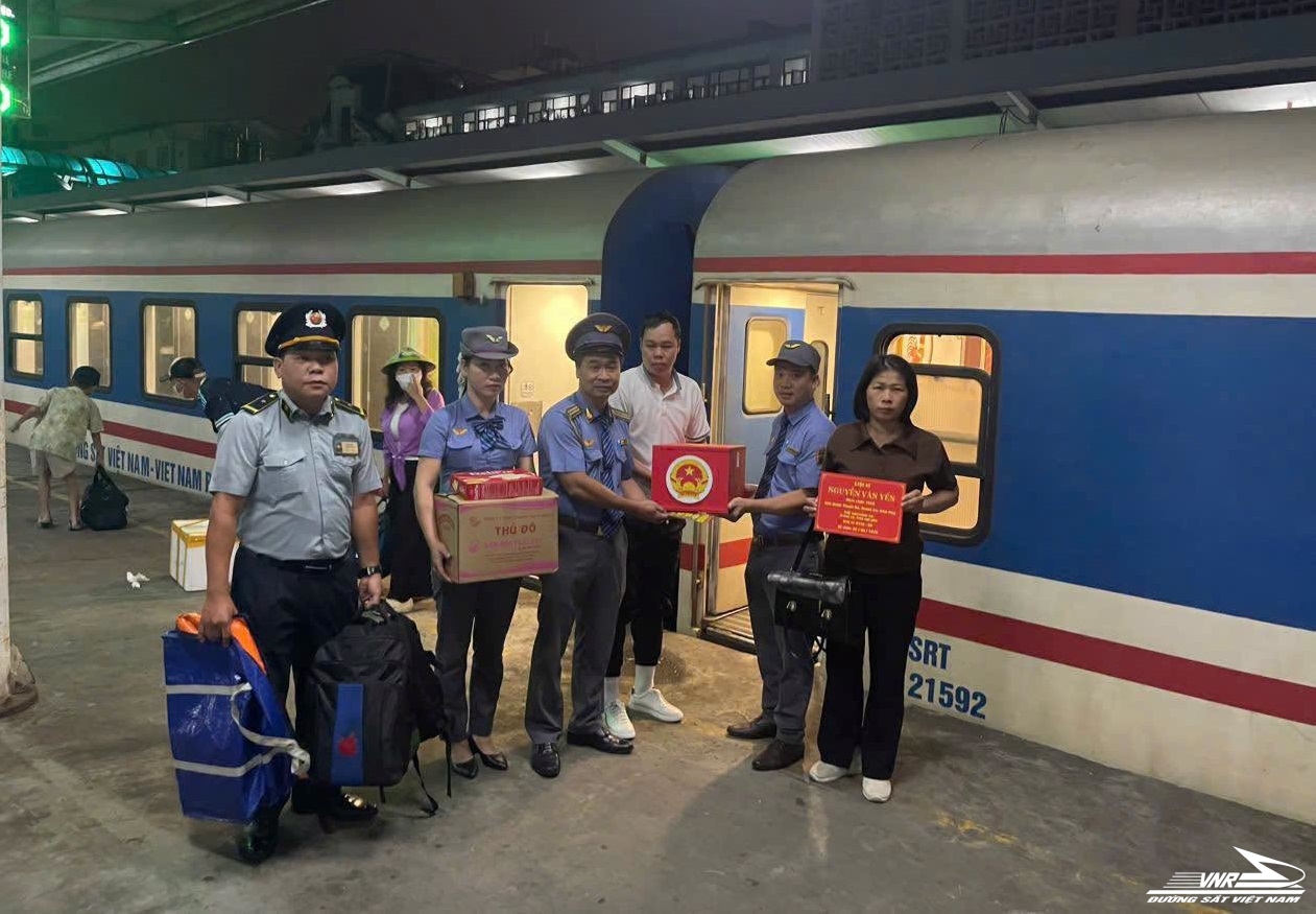 Tàu SE4 đưa liệt sĩ từ chiến trường xưa về quê hương Phú Thọ