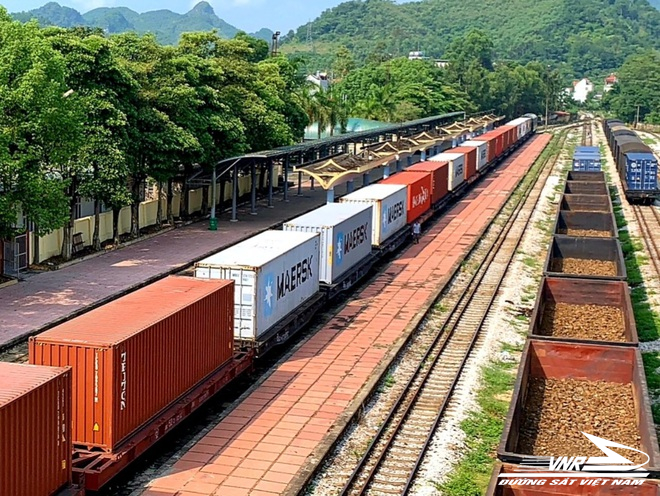 Vận tải hàng hóa liên vận quốc tế đường sắt tăng trưởng hai con số