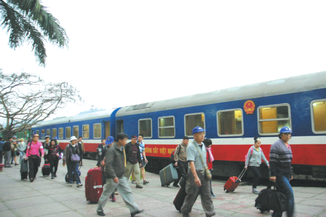 Công ty VTHK ĐS Sài Gòn: Giảm giá cho hành khách mua vé tập thể