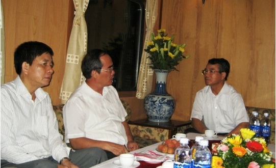 Phó Thủ tướng  nguyễn Thiện Nhân  đi tàu từ Lào cai về Hà Nội