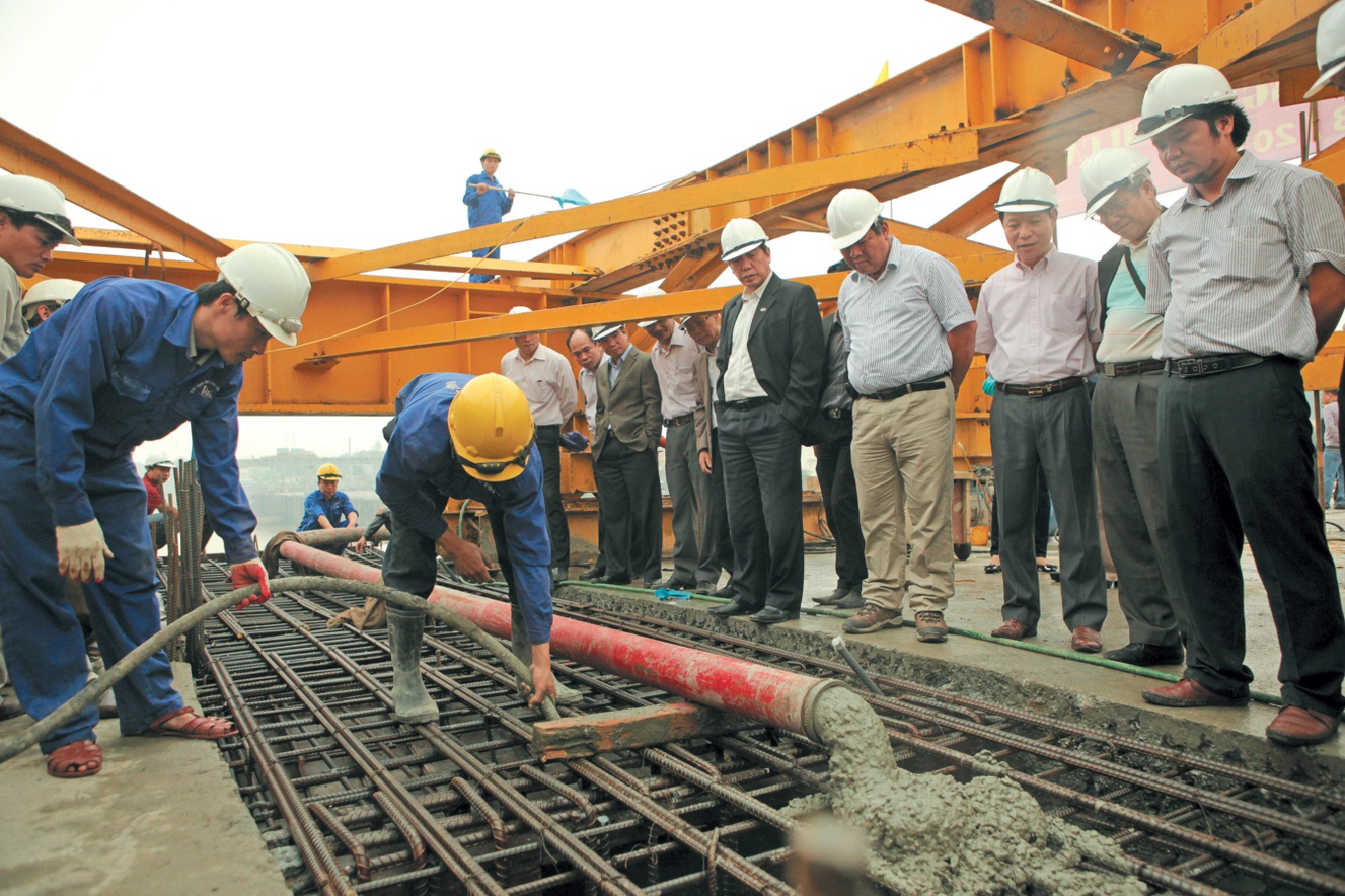 Hợp long công trình xây dựng 3 cầu đường bộ theo Lệnh khẩn cấp của Thủ tướng Chính phủ