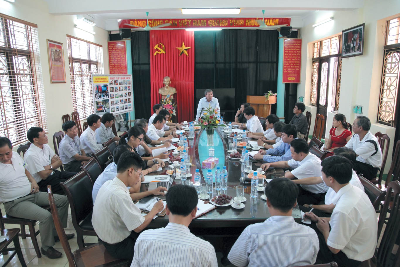 Đồng chí Bí thư Đảng ủy, Chủ tịch HĐTV ĐSVN làm việc tại các đơn vị khu vực Nam Định