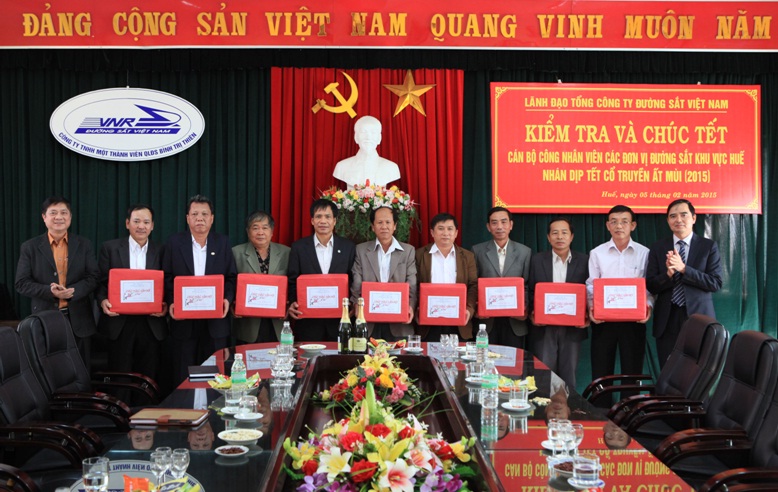 Tổng công ty ĐSVN kiểm tra công tác phục vụ chạy tàu các đơn vị khu vực Thừa Thiên Huế: Đảm bảo đón tết an toàn