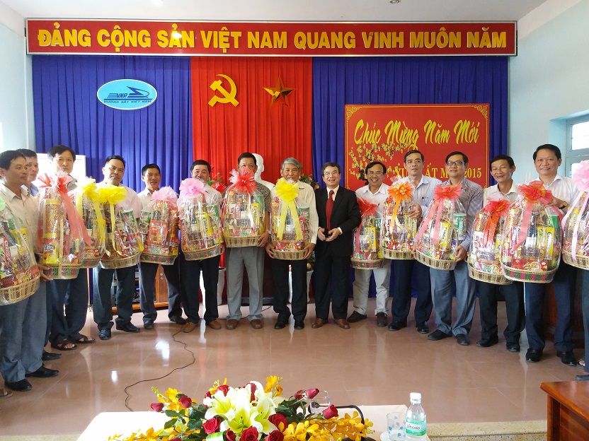 Tổng công ty ĐSVN:  Kiểm tra công tác an toàn và chúc tết CBCNV khu vực Diêu Trì, Nha Trang
