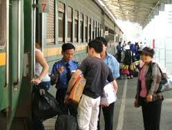 Giá vé tàu khu đoạn phía Nam dịp giỗ Tổ, 30/4 và 1/5/2015