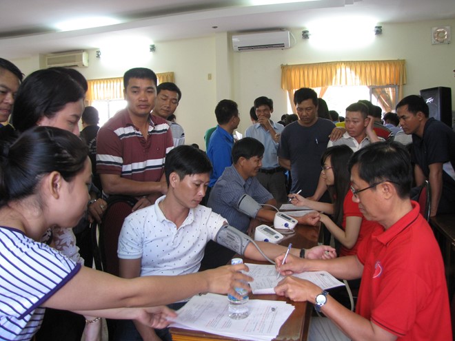 200 CBCNV Công ty QLĐS Phú Khánh tham gia ngày hội hiến máu