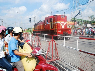 UBND tỉnh Quảng Nam: Thành lập Tổ công tác liên ngành lập lại trật tự hành lang ATGT đường bộ, ĐS