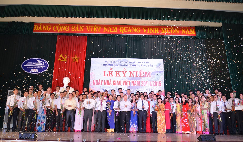 Chủ tịch HĐTV Trần Ngọc Thành chúc mừng Trường CĐ Nghề ĐS nhân kỷ niệm 33 năm ngày Hiến chương các nhà giáo