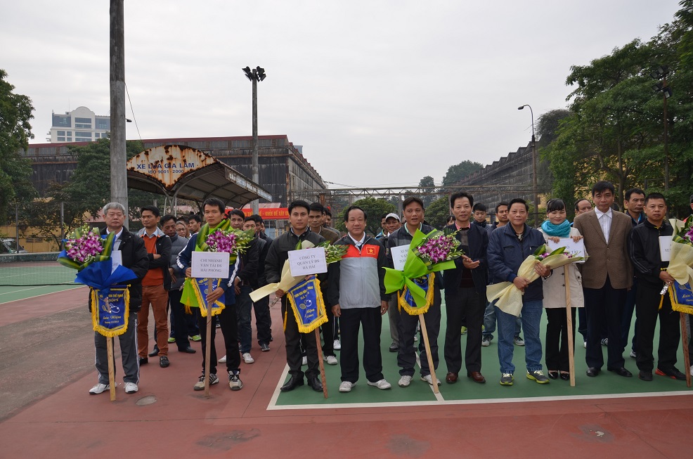 Cụm VHTT Hà Nội 3 khai mạc Giải bóng bàn, tennis