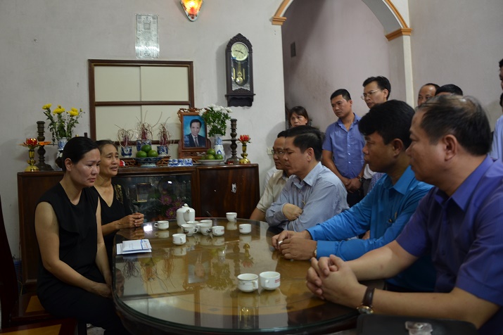 Lãnh đạo Bộ GTVT và Tổng công ty ĐSVN thăm hỏi nạn nhân vụ TNGTĐS tại Tĩnh Gia, Thanh Hóa