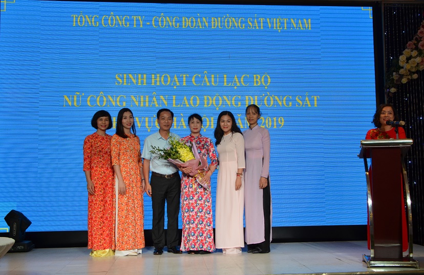 Ra mắt Ban chủ nhiệm Câu lạc bộ Nữ CNLĐ đường sắt khu vực Hà Nội 