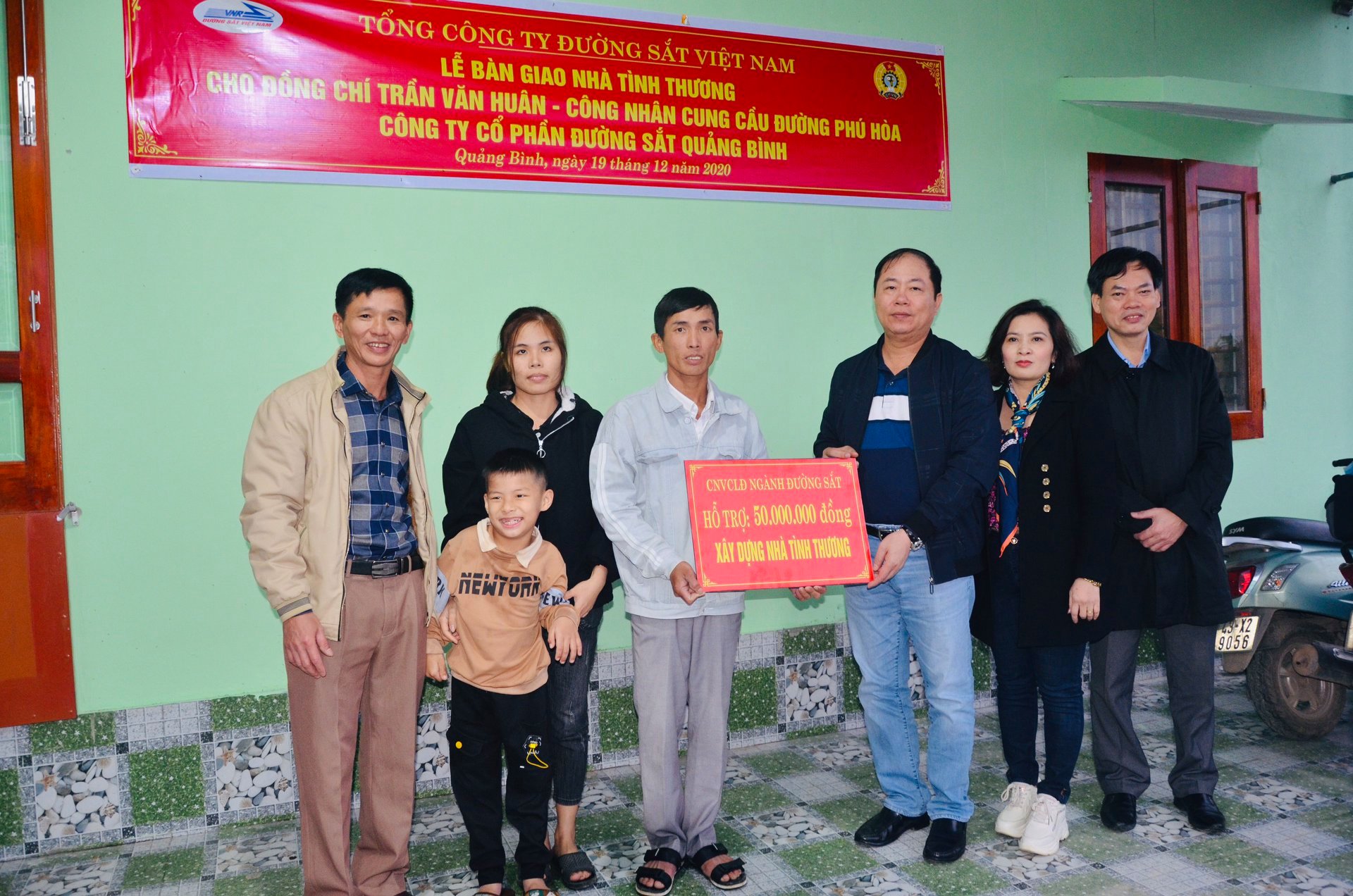 Hỗ trợ công nhân đường sắt khu vực Quảng Bình xây nhà đón Tết