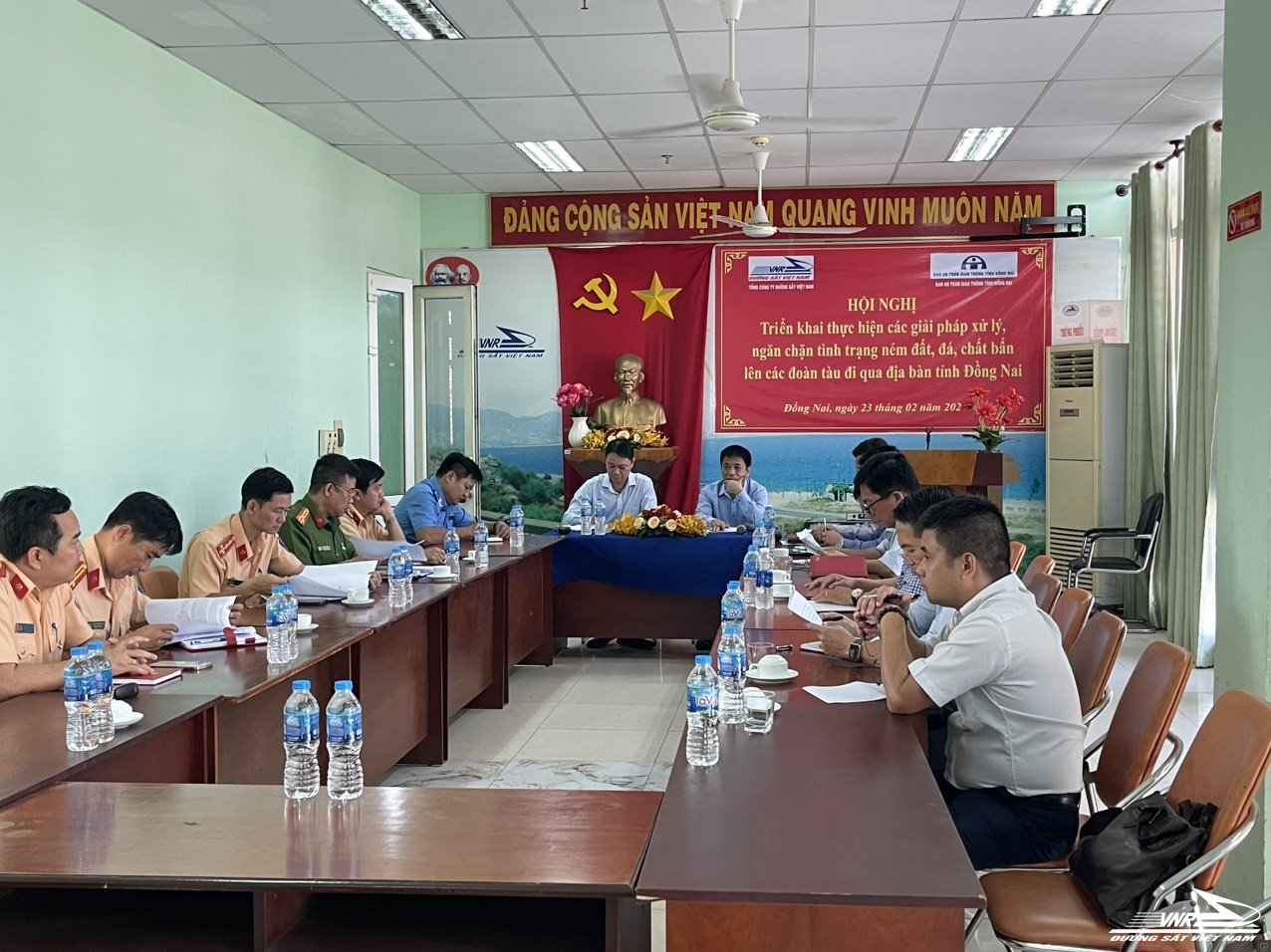 CN KTĐS Sài Gòn phối hợp với tỉnh Đồng nai ngăn chặn tình trạng ném đất, đá lên tàu