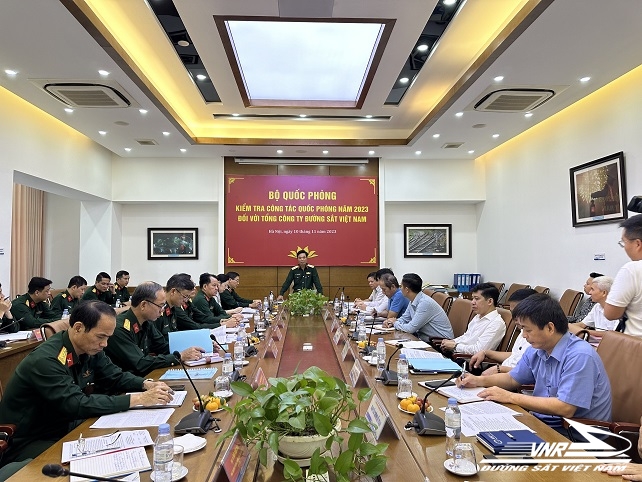 Kiểm tra công tác quốc phòng đối với Tổng công ty Đường sắt Việt Nam