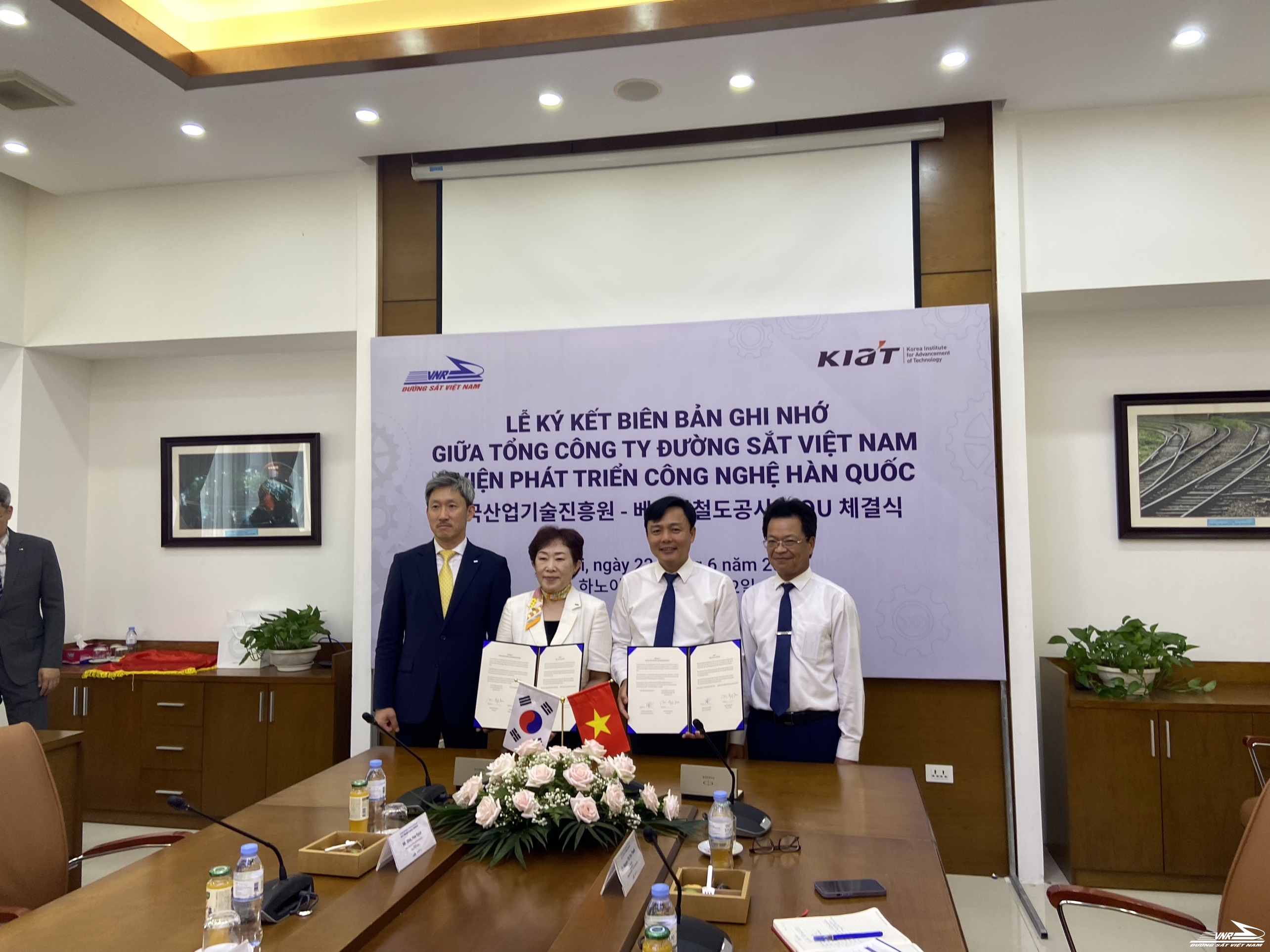 VNR và KIAT thỏa thuận hợp tác về công nghệ số và đổi mới sáng tạo trong lĩnh vực Đường sắt