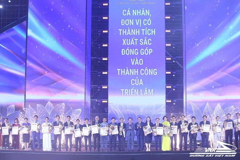Tổng Công ty ĐSVN vinh dự nhận giải thưởng “Không gian trưng bày tiêu biểu” tại Triển lãm 80 năm thành tựu đất nước 