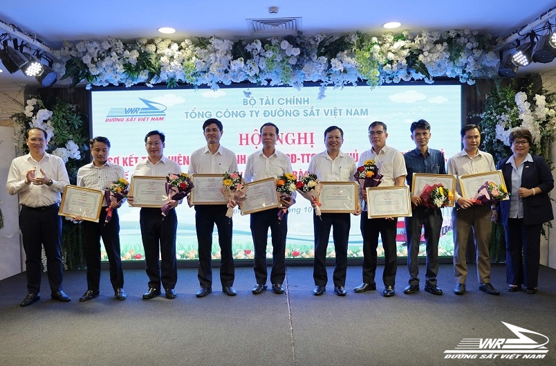 Hội nghị sơ kết việc thực hiện Quyết định số 358/QĐ-TTg ngày 10/3/2020 của Thủ tướng Chính phủ, Kế hoạch số 1953/KH-ĐS ngày 10/6/2025 và sơ kết phong trào 