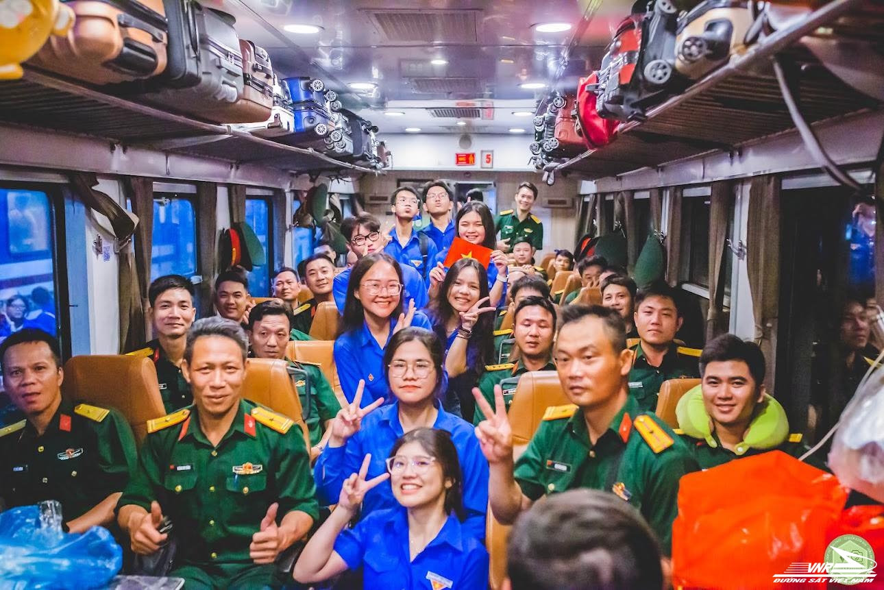 Hoàn thành xuất sắc nhiệm vụ, các đoàn diễu binh, diễu hành lên tàu trở về đơn vị