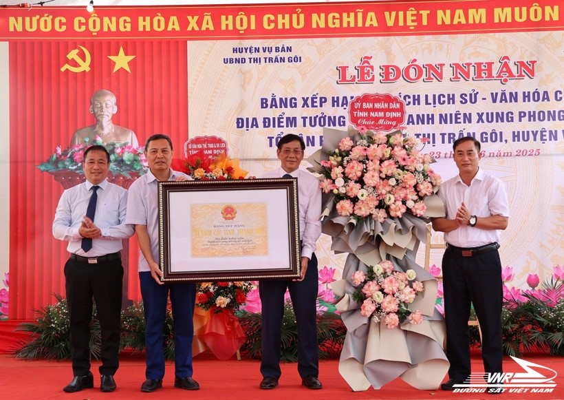 Đón nhận Bằng xếp hạng di tích lịch sử-văn hóa cấp tỉnh Địa điểm tưởng niệm Thanh niên xung phong Ga Núi Gôi
