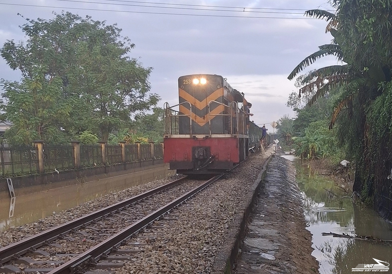 Thông tuyến đường sắt Bắc Nam qua TP Huế