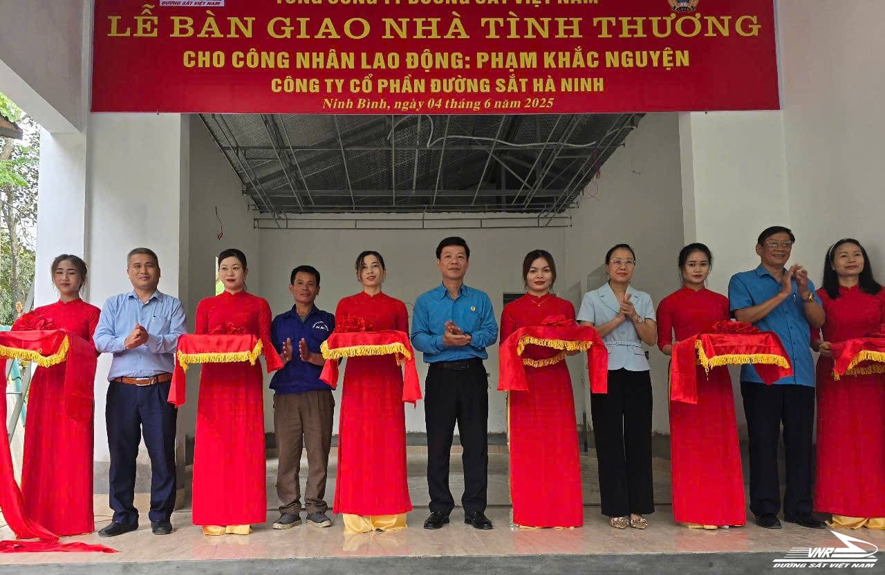 Công đoàn đường sắt hỗ trợ công nhân có nhà mới