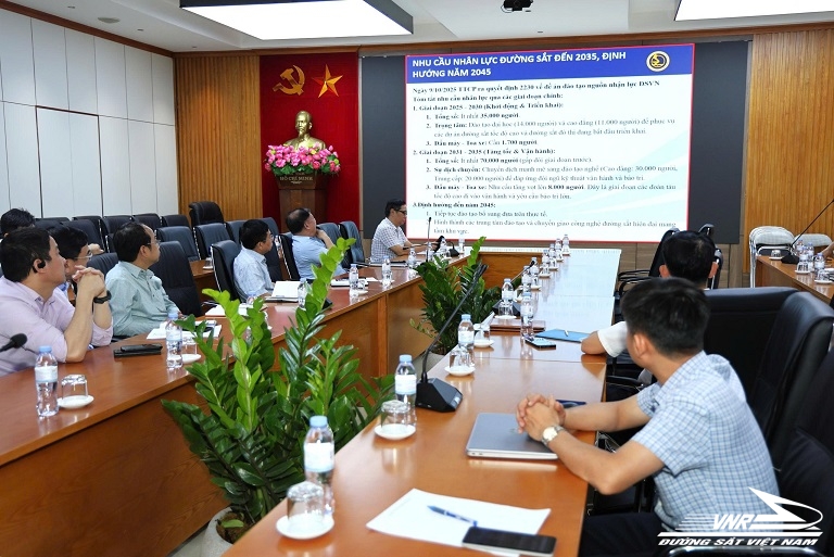 VNR tổ chức bồi dưỡng kiến thức về tiêu chuẩn, công nghệ đường sắt hiện đại