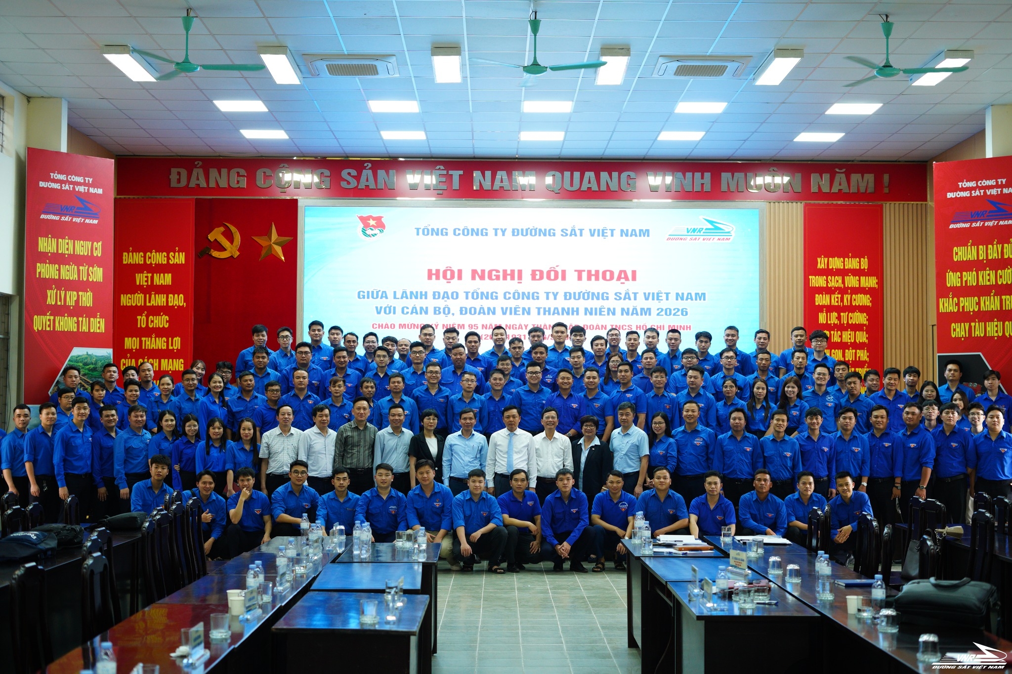 Đối thoại thanh niên ĐS Việt Nam: Sẵn sàng đón đầu kỷ nguyên tốc độ cao