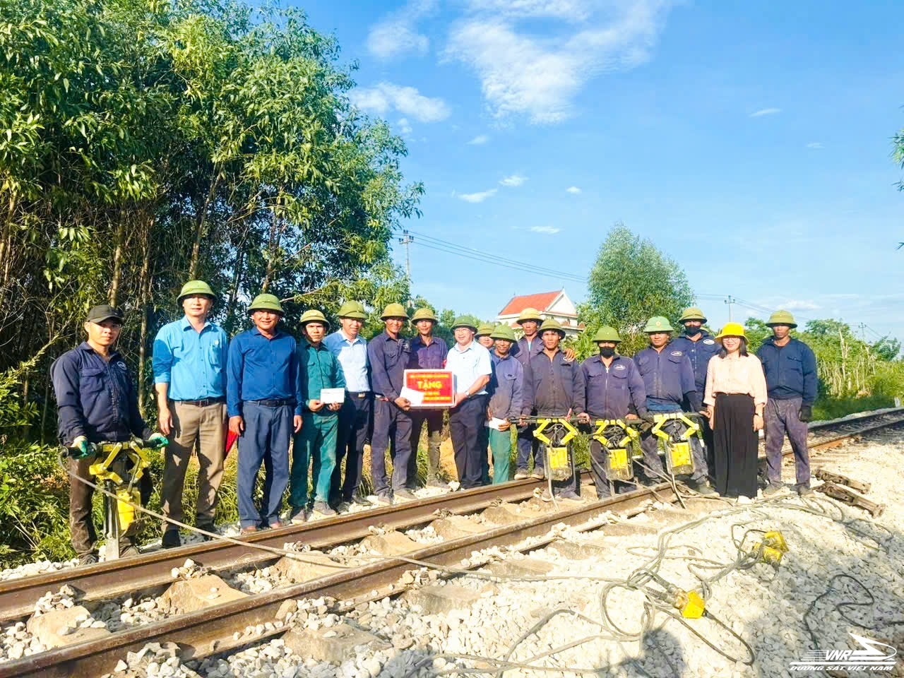 Tháng Công nhân 2026: Ngành Đường sắt hướng về người lao động trực tiếp