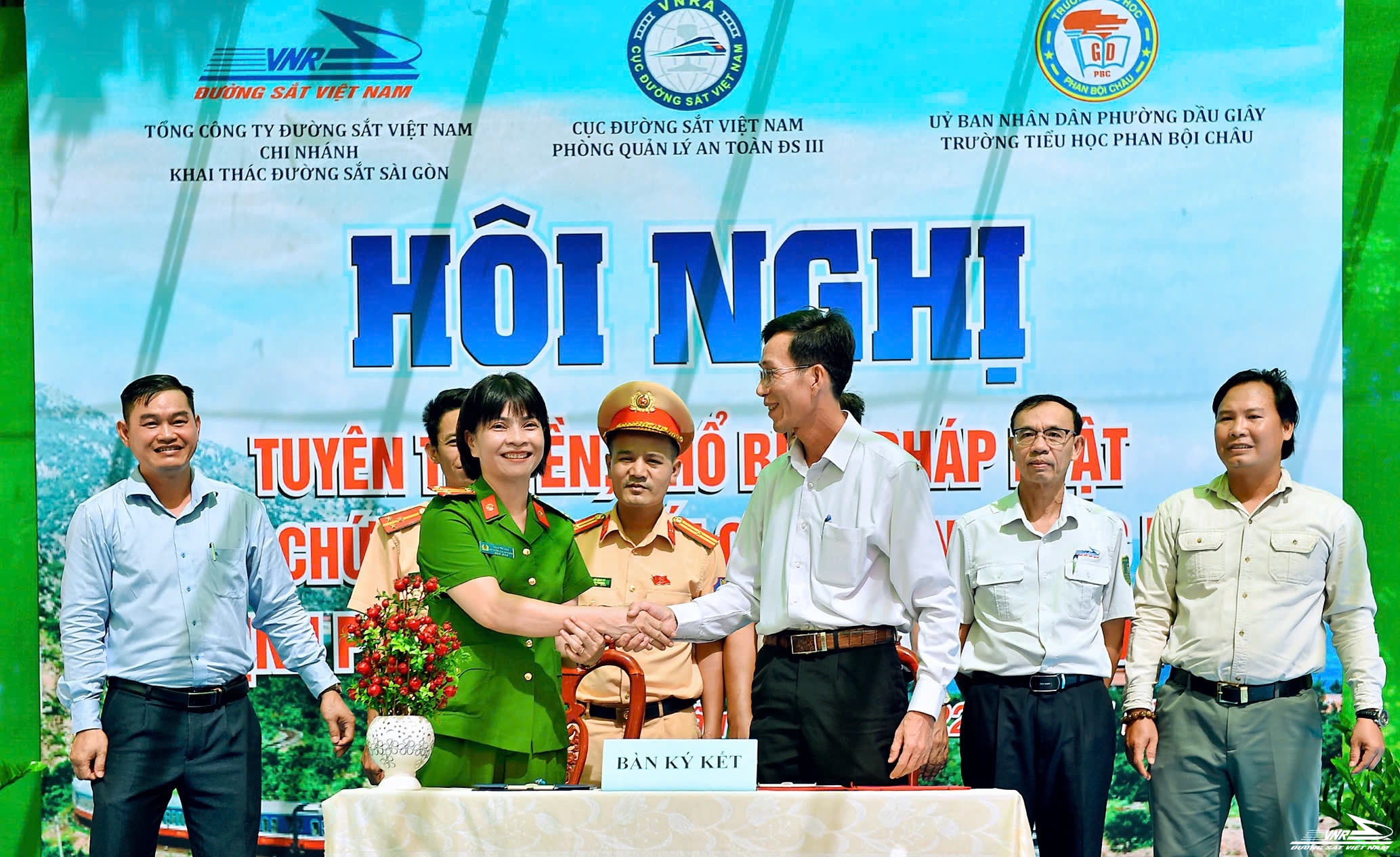 Ngày hội tuyên truyền đảm bảo trật tự ATGTĐS Trường Tiểu học Phan Bội Châu, phường Dầu Giây, TP. Đồng Nai