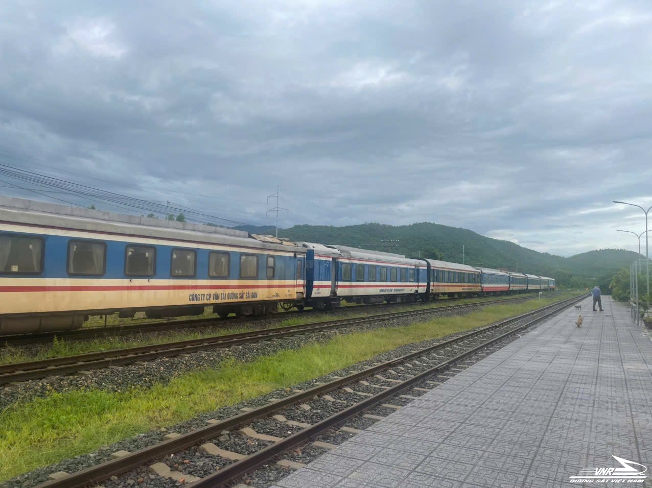 Ngừng chạy 4 mác tàu Thống nhất trong ngày 19/11 do mưa lũ tại Khánh Hòa