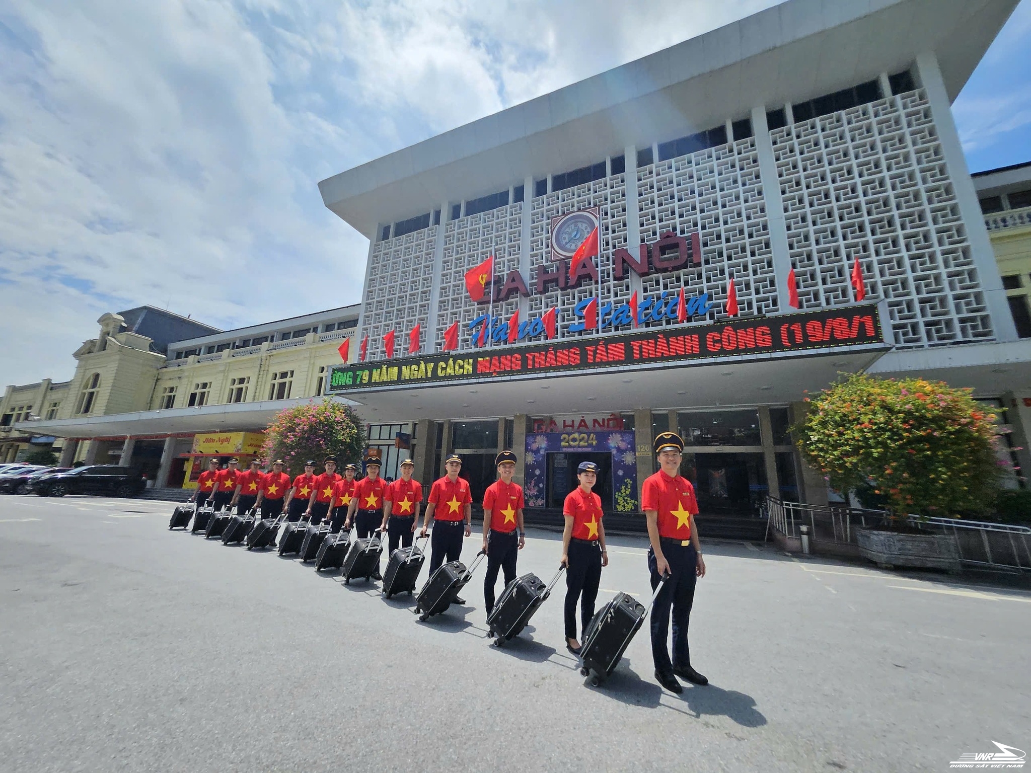 Đường sắt đã bán được 44.200 vé tàu dịp nghỉ lễ Giỗ tổ Hùng Vương và 30-4, 1-5