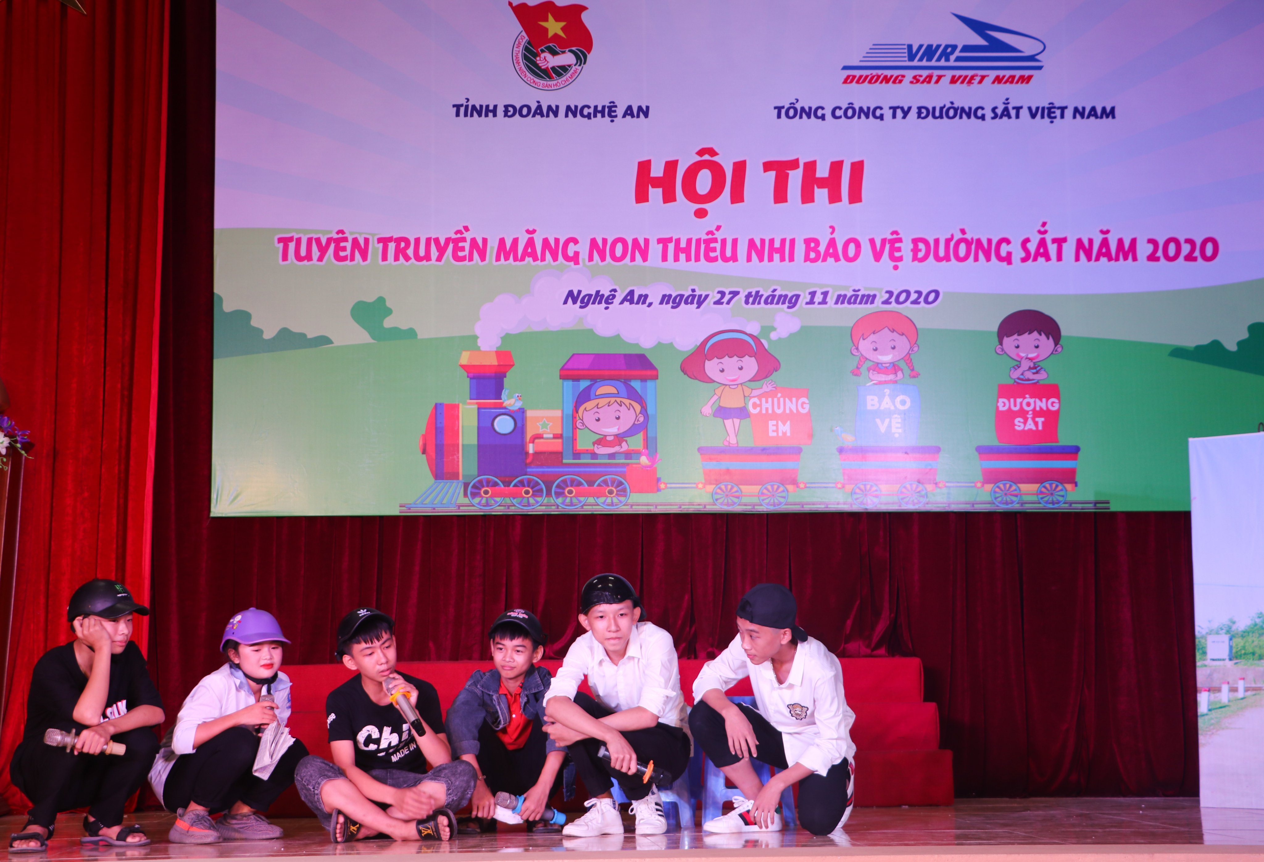  Hội thi 'Tuyên truyền măng non thiếu nhi bảo vệ đường sắt' tại Nghệ An